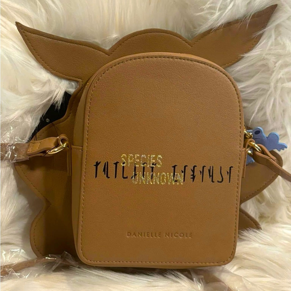 Star Wars: The Mandalorian The Child Species Unknown Crossbody - Picture 8 of 13